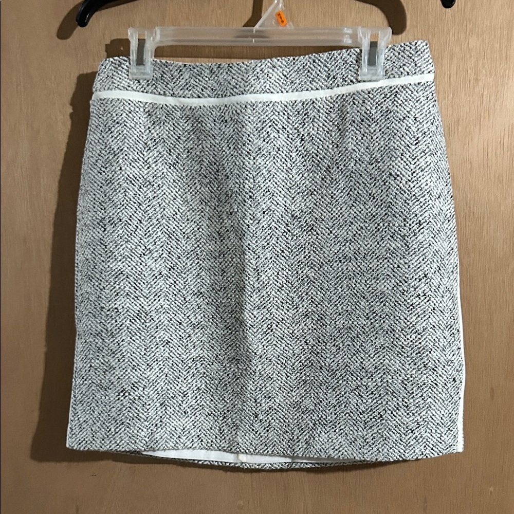 White House Black Market Monochrome Pencil Skirt